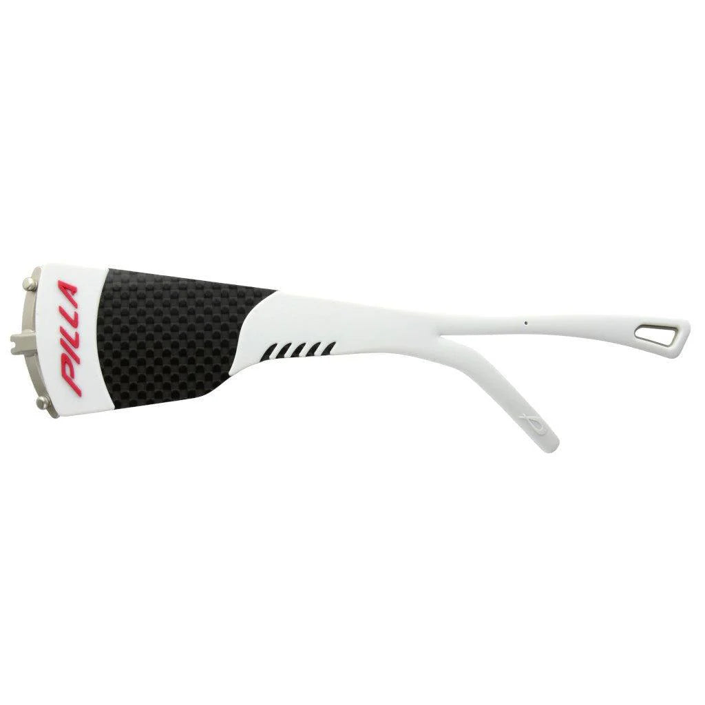 Pilla Outlaw X7 Wide Bügel mit weißen und schwarzen Akzenten, flexible Nasenpads und robustem Rahmen, modisches Design.