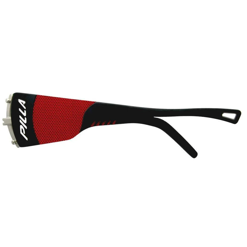 Pilla Outlaw X7 Wide Brille mit schwarzen und roten Bügeln, modernes Design, klare Sicht, sportlicher Stil