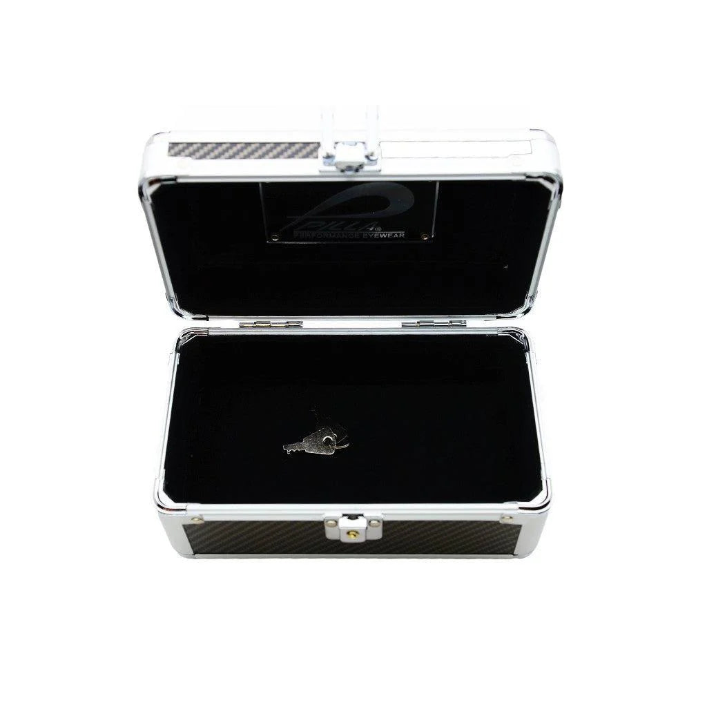 Schwarzes Pilla Medium Carbon Box Accessoire, robustes Carbon-Design, mit glatter Oberfläche und stabilem Verschluss.
