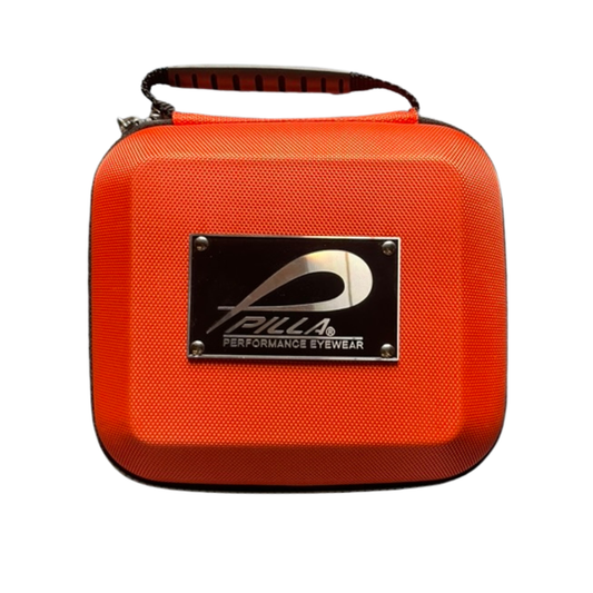 Orangene Pilla Lunchbox aus Kunststoff, ideal für Mittagessen, mit praktischem Deckel, von der Marke Pilla.