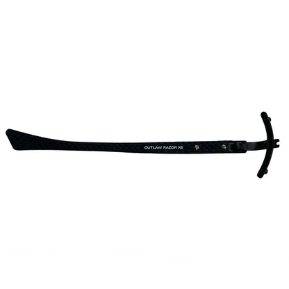 Schwarzer Pilla Outlaw X7 Bügelrasierer mit quadratischem Rücken, detailreiche Ansicht der Rasierklinge und Griffflächen