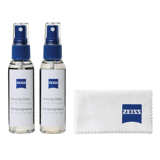 Reinigungsspray von ZEISS für Brillen und Linsen, in einer Flasche mit Drucksprühkopf, als Zubehör von Pillagermany.